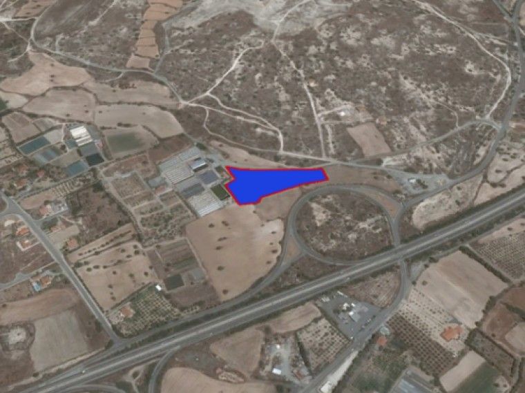 Land in Larnaca, Cyprus, 11 037 sq.m - picture 1