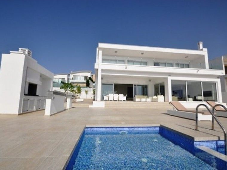 Villa in Protaras, Cyprus, 534 sq.m - picture 1