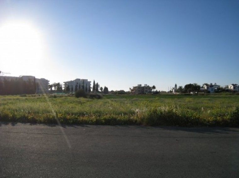 Terreno en Pafos, Chipre, 11 372 m2 - imagen 1
