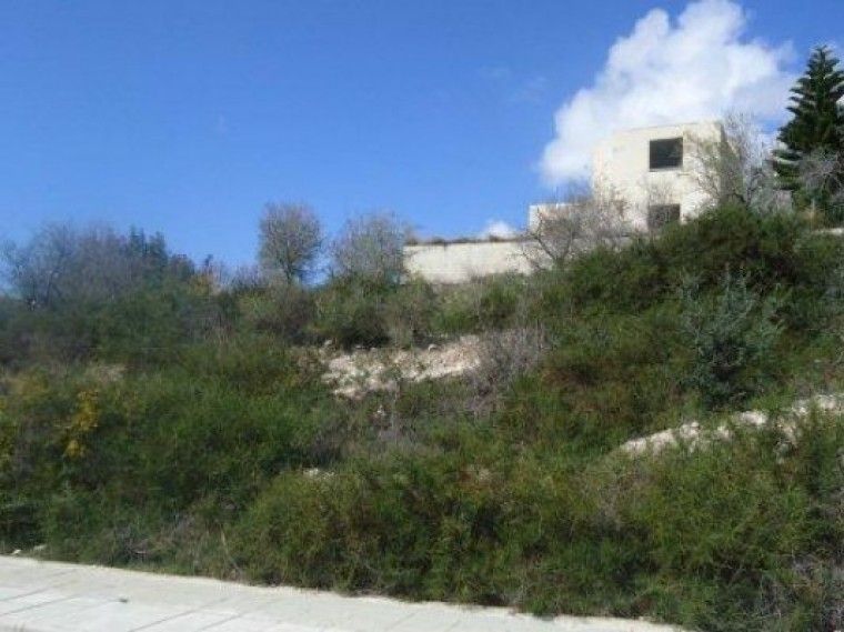 Land in Paphos, Cyprus, 879 sq.m - picture 1