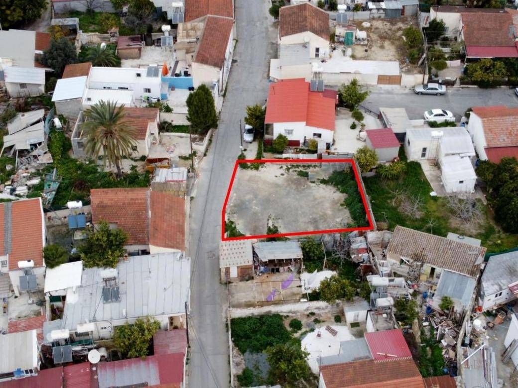 Grundstück in Larnaka, Zypern, 270 m2 - Foto 1