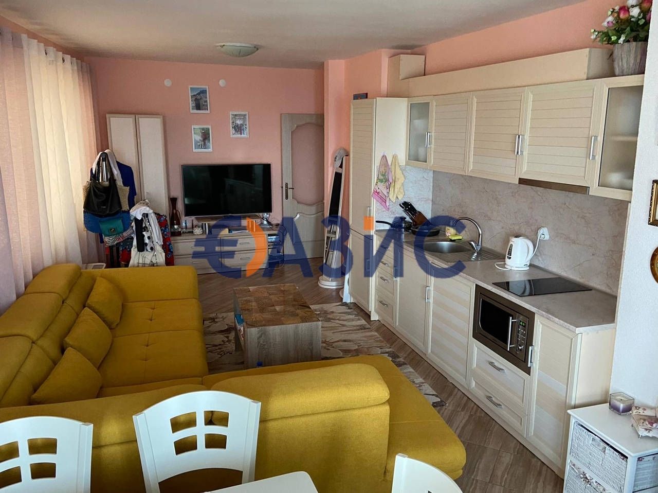 Apartment in Tsarevo, Bulgaria, 90 sq.m - picture 1