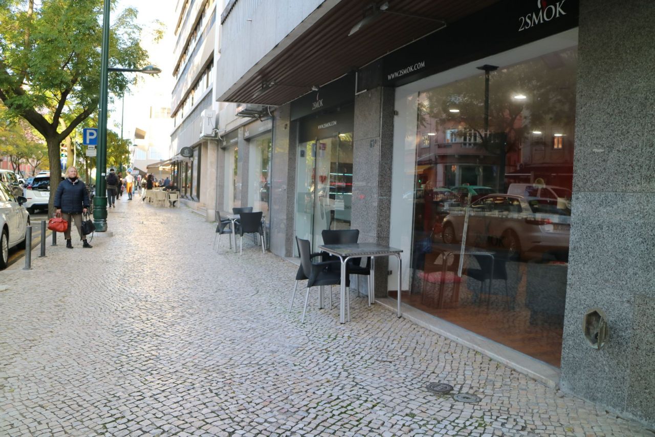 Investment project in Lisbon, Portugal, 335 sq.m - picture 1