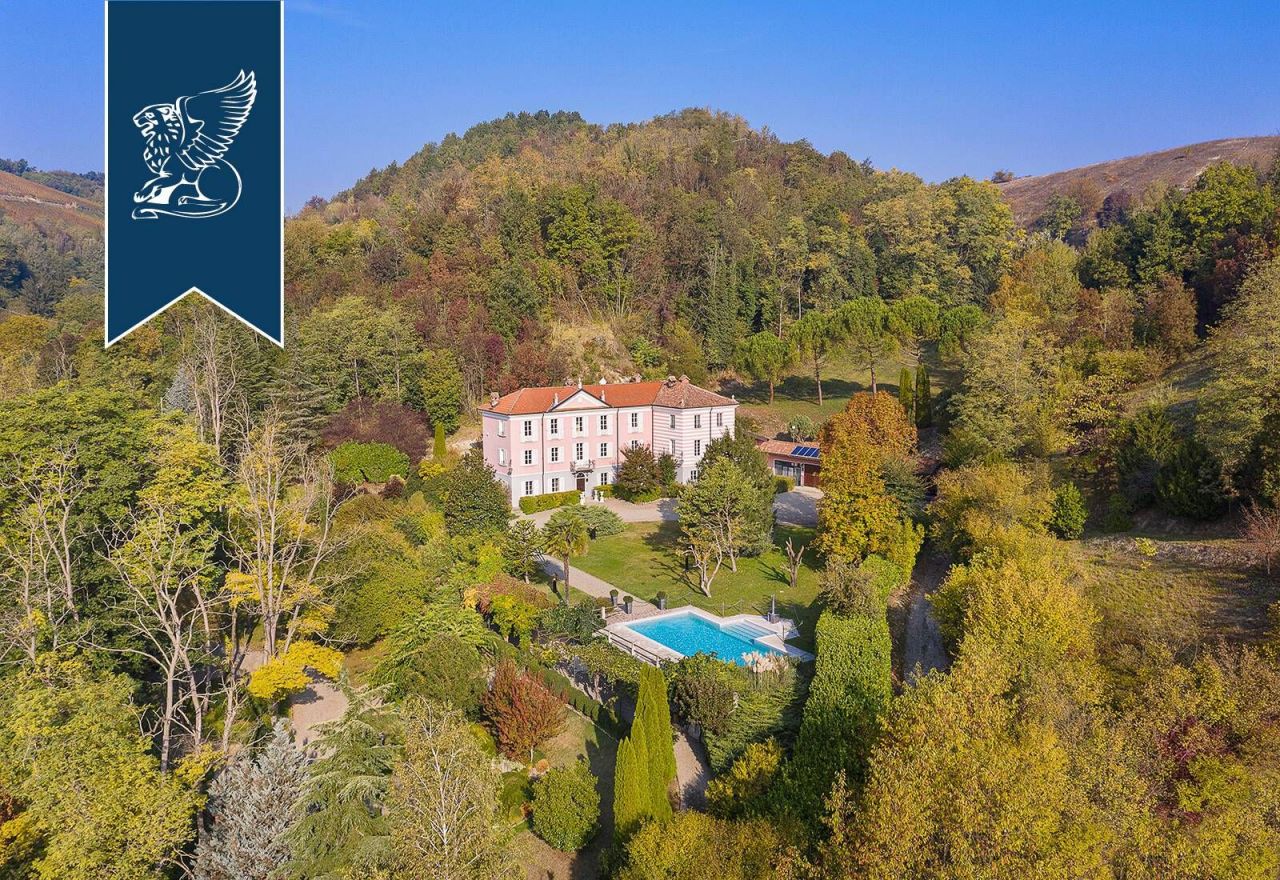 Villa in Acqui Terme, Italy, 1 150 sq.m - picture 1