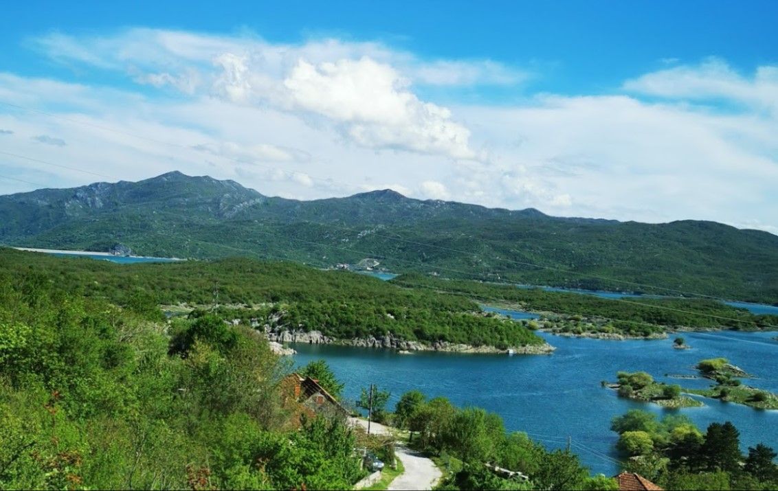 Land in Niksic, Montenegro, 1 200 000 sq.m - picture 1