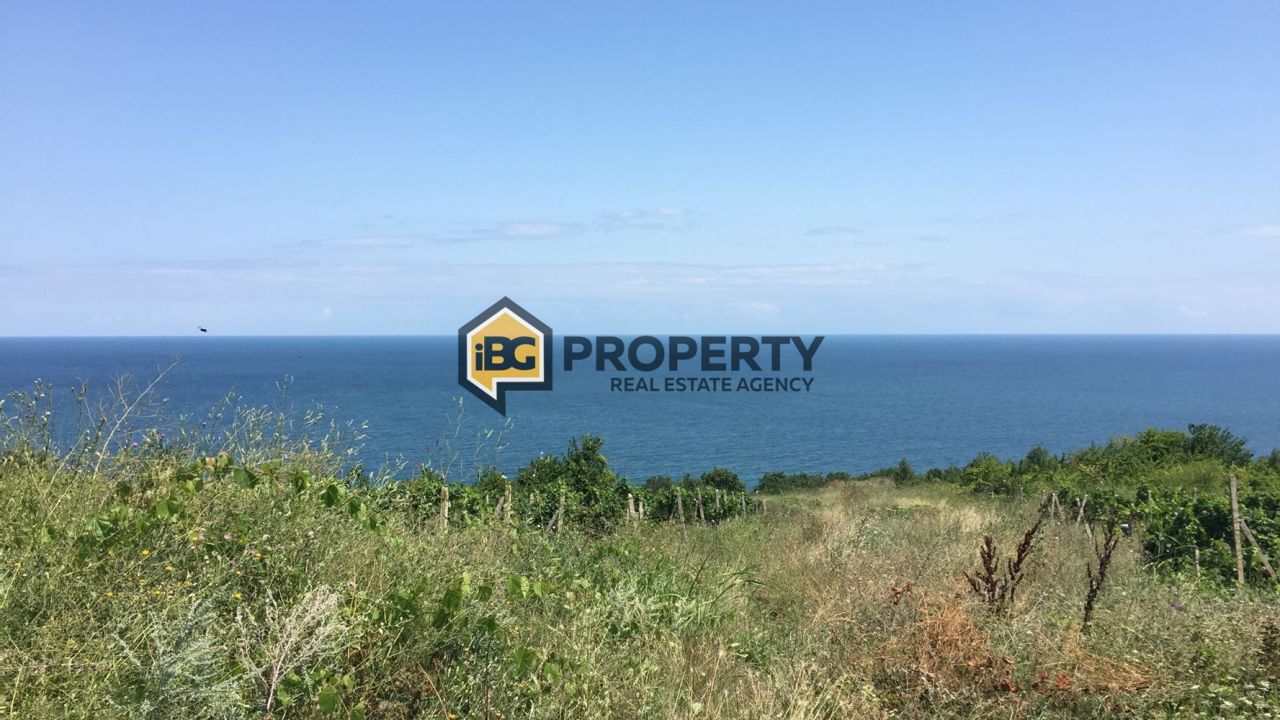 Land in Byala, Bulgaria, 906 sq.m - picture 1