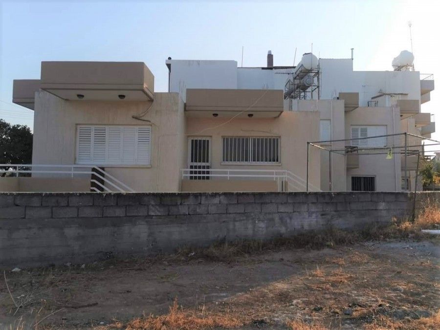 Villa in Limassol, Cyprus, 210 sq.m - picture 1