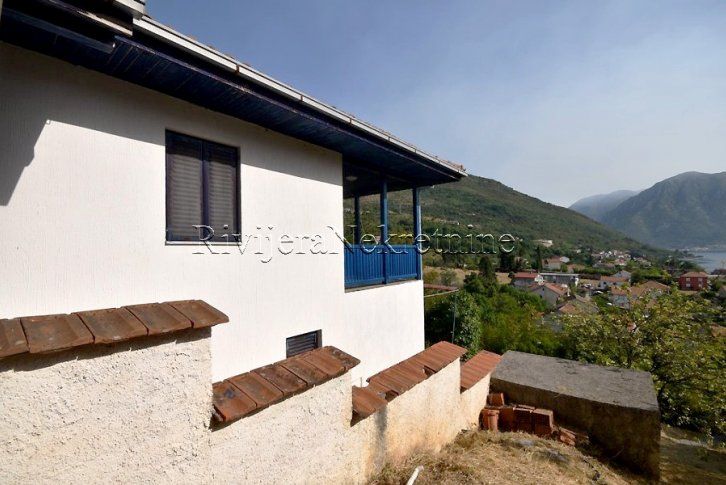 Haus in Herceg-Novi, Montenegro, 68 m2 - Foto 1