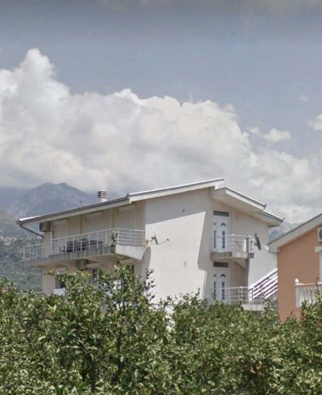 Haus in Bar, Montenegro, 251 m2 - Foto 1