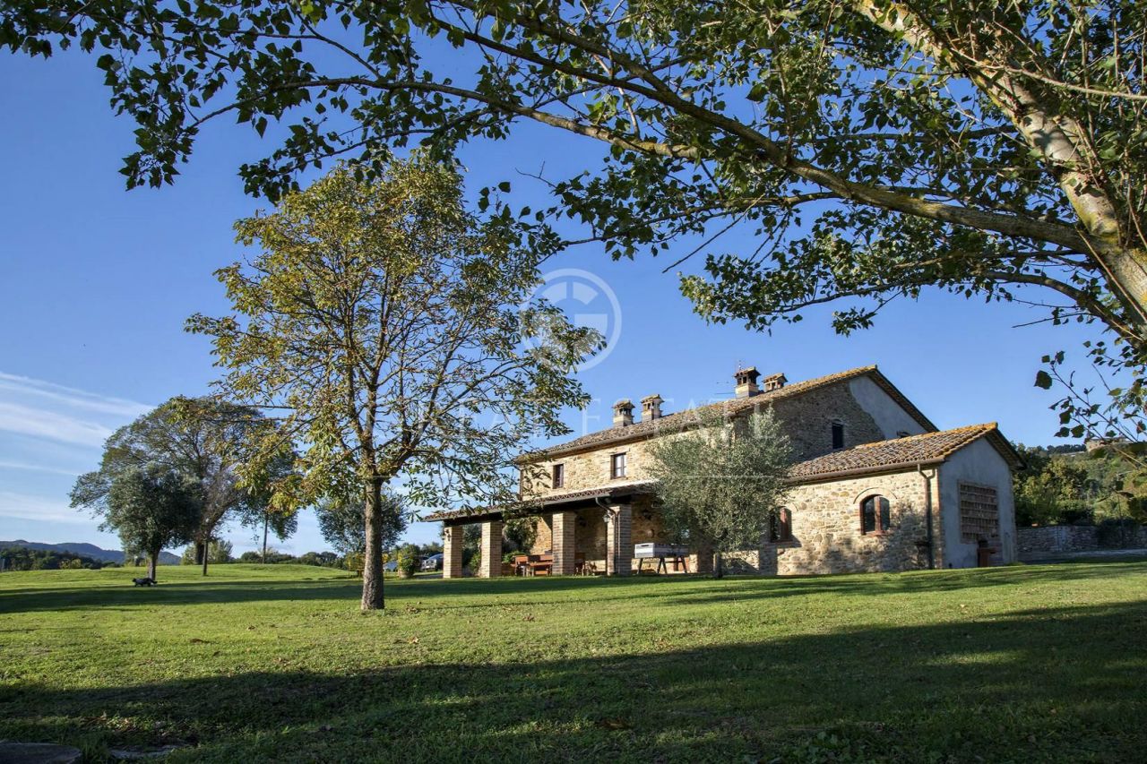 Casa en Citta di Castello, Italia, 388.75 m2 - imagen 1