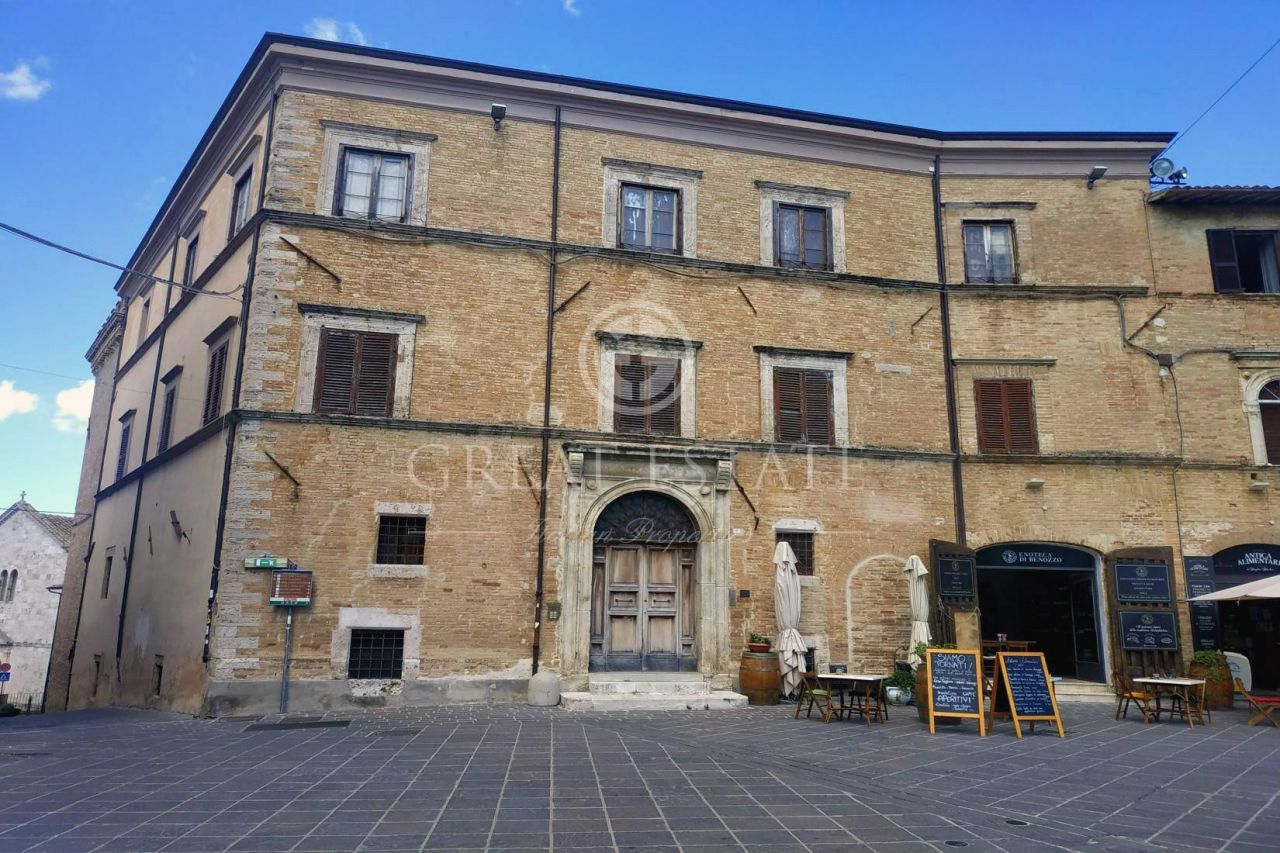 Townhouse in Montefalco, Italy, 1 424.6 sq.m - picture 1