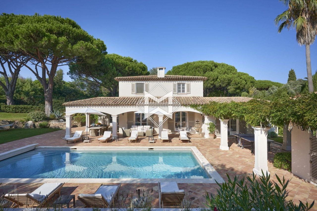 Villa in Saint-Tropez, France, 227 sq.m - picture 1