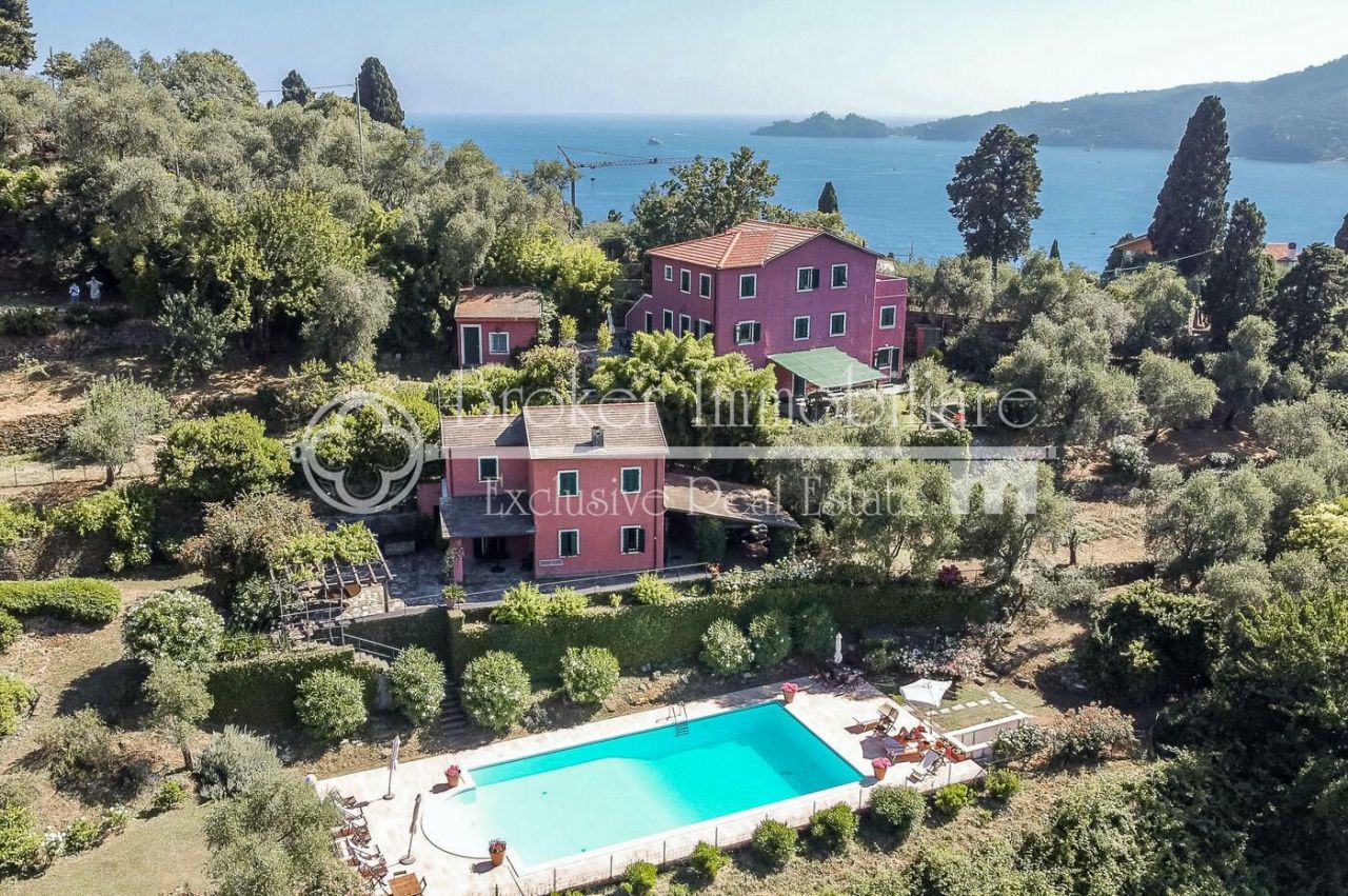 Villa en La Spezia, Italia, 400 m2 - imagen 1