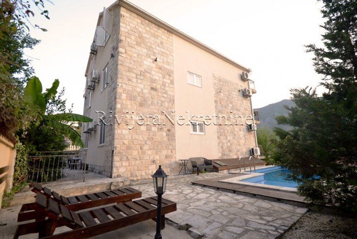 Haus in Kotor, Montenegro, 292 m2 - Foto 1