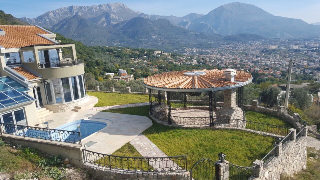 Casa en el Bar, Montenegro, 570 m2 - imagen 1