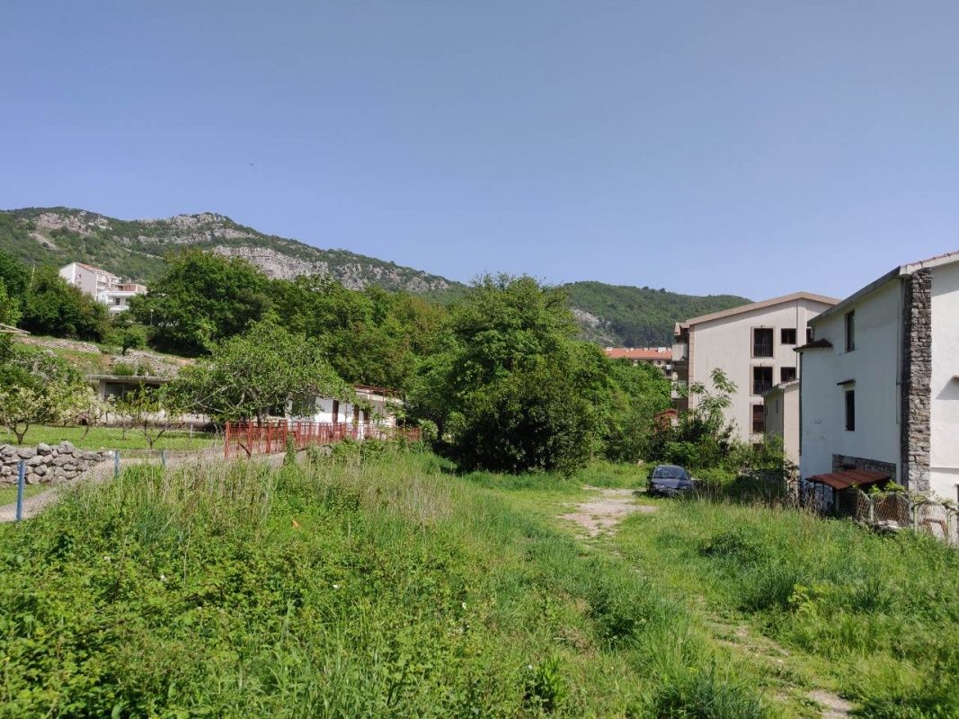 Terreno en Budva, Montenegro, 980 ares - imagen 1