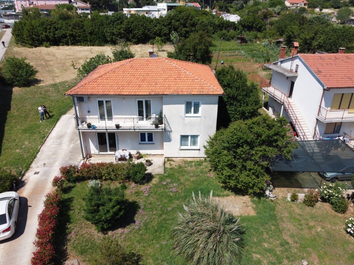 House in Pula, Croatia, 230 sq.m - picture 1