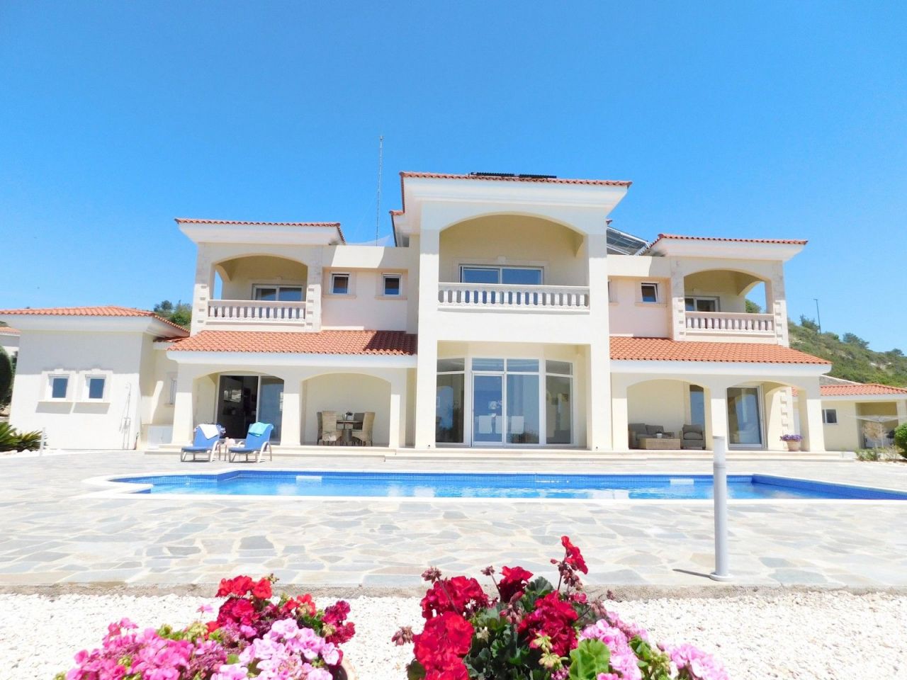 Villa in Paphos, Cyprus, 345 sq.m - picture 1