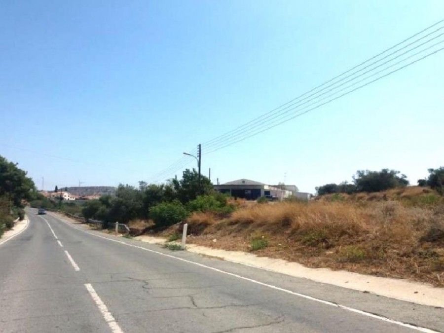 Land in Larnaca, Cyprus, 5 649 sq.m - picture 1