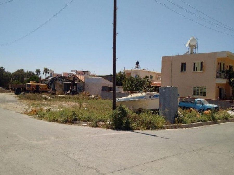 Grundstück in Larnaka, Zypern, 745 m2 - Foto 1