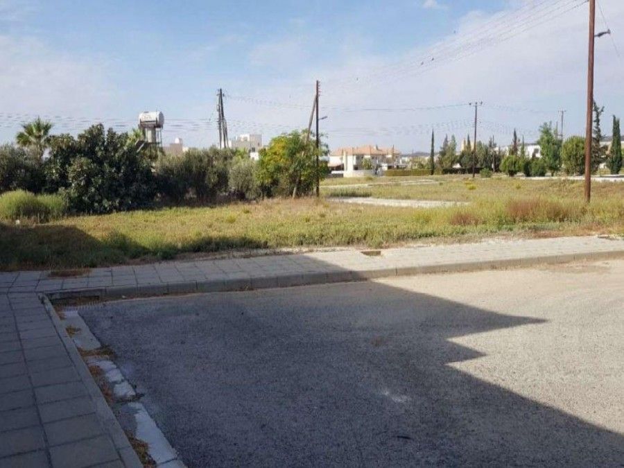Land in Larnaca, Cyprus, 701 sq.m - picture 1