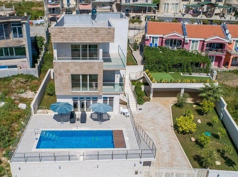 Villa in Budva, Montenegro, 400 sq.m - picture 1