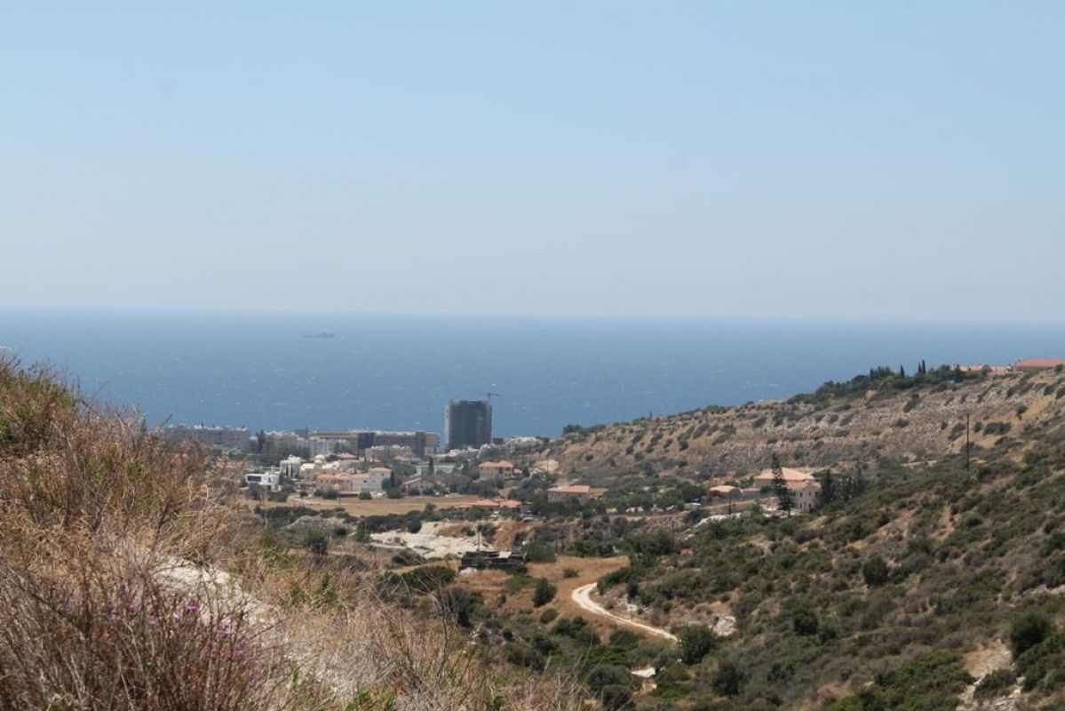 Terrain à Limassol, Chypre, 1 037 ares - image 1