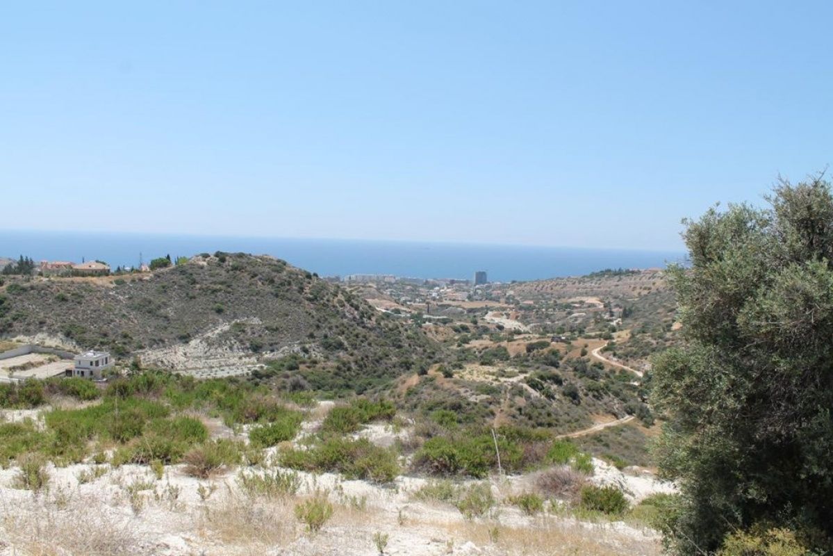 Land in Limassol, Cyprus, 885 ares - picture 1