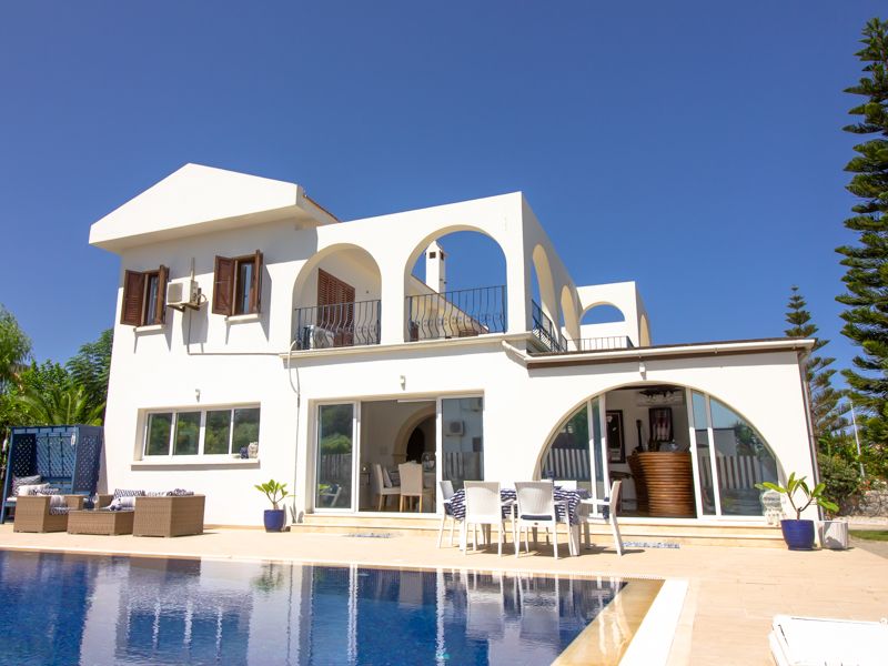 Villa en Karşıyaka, Chipre, 210 m2 - imagen 1
