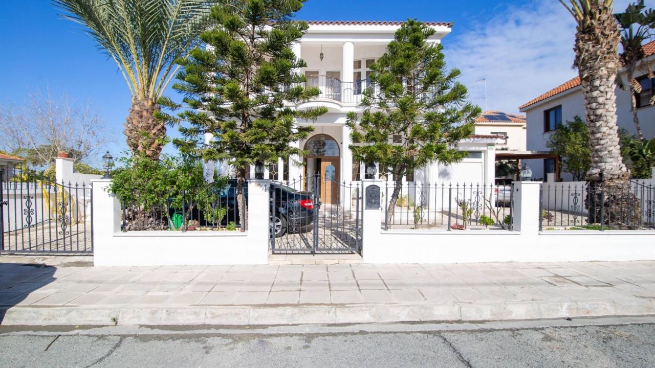Villa à Larnaca, Chypre, 300 m2 - image 1