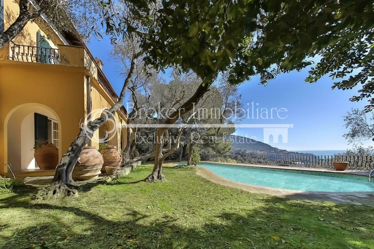 Villa in Lerici, Italy, 620 sq.m - picture 1
