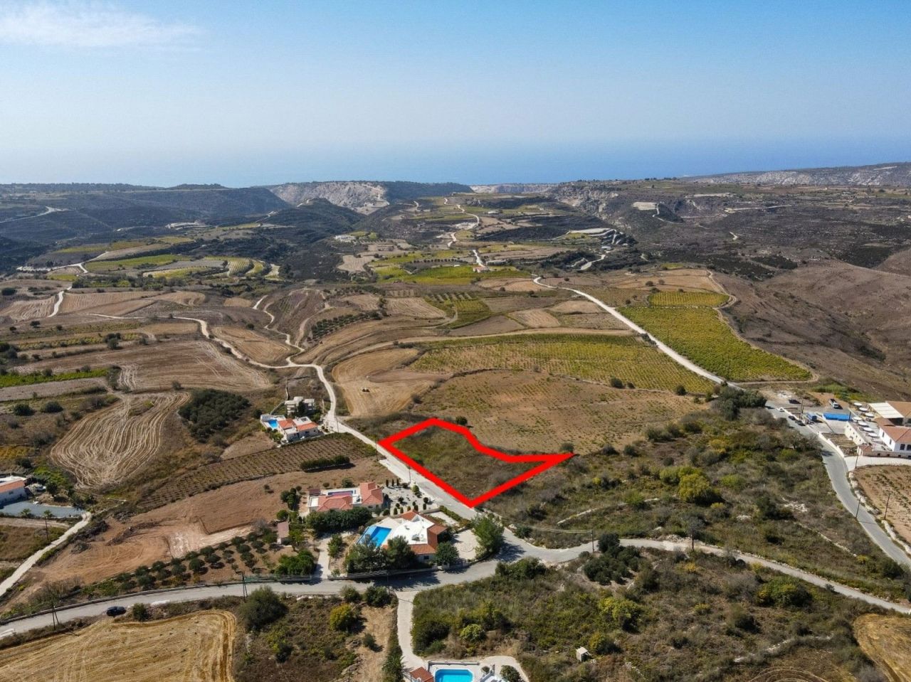 Land in Paphos, Cyprus, 3 679 sq.m - picture 1