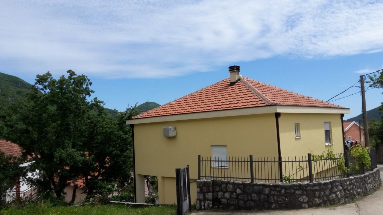 House in Lastva, Montenegro, 110 sq.m - picture 1