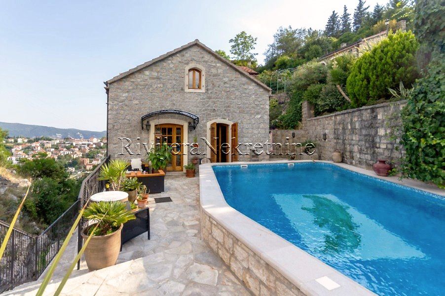 House in Herceg-Novi, Montenegro, 226 sq.m - picture 1