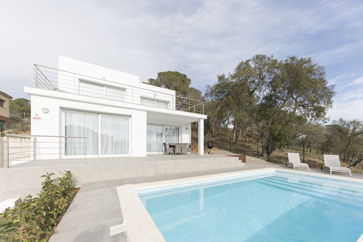 Villa on Costa Brava, Spain, 300 sq.m - picture 1