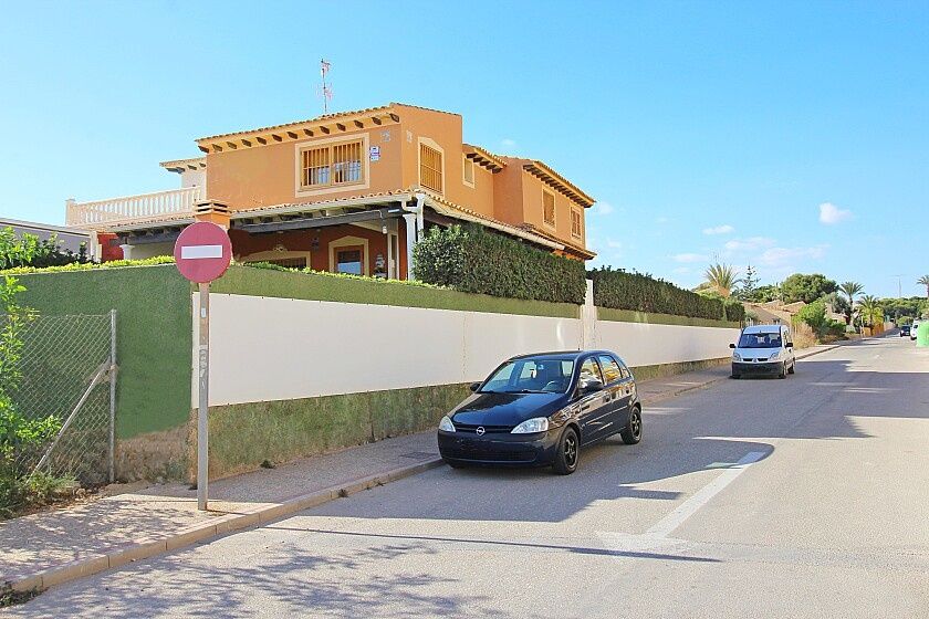 Stadthaus in Orihuela Costa, Spanien, 253 m2 - Foto 1