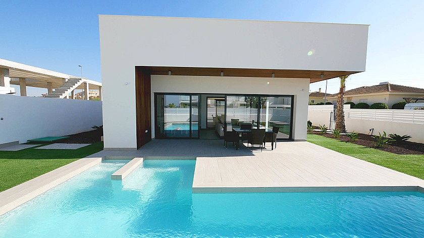 Villa in La Marina, Spain, 301 sq.m - picture 1