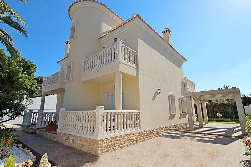 Villa in Orihuela Costa, Spain, 250 sq.m - picture 1