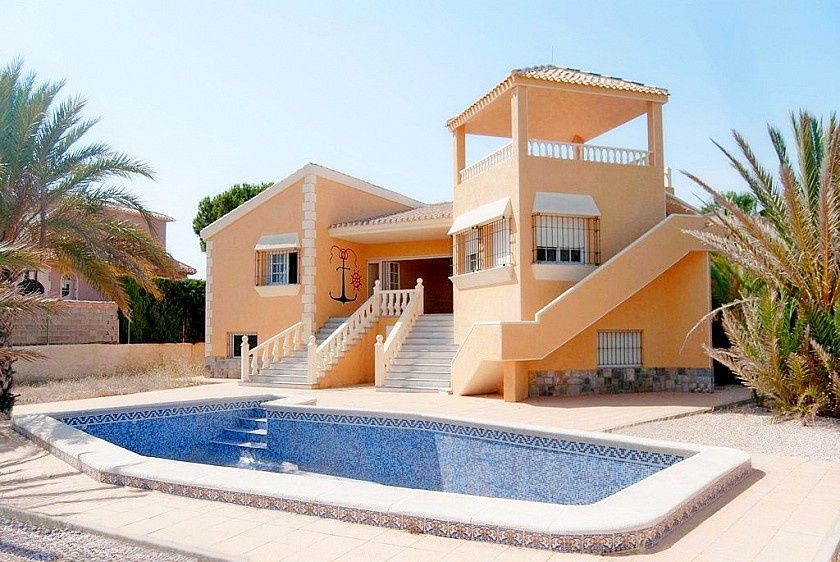 Villa in La Manga del Mar Menor, Spain, 465 sq.m - picture 1