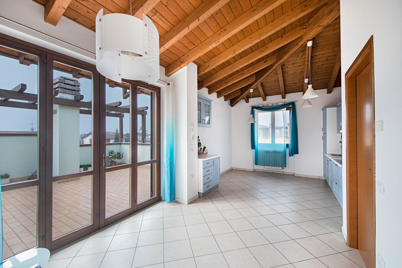 Apartment on Lake Garda, Italy, 75 sq.m - picture 1