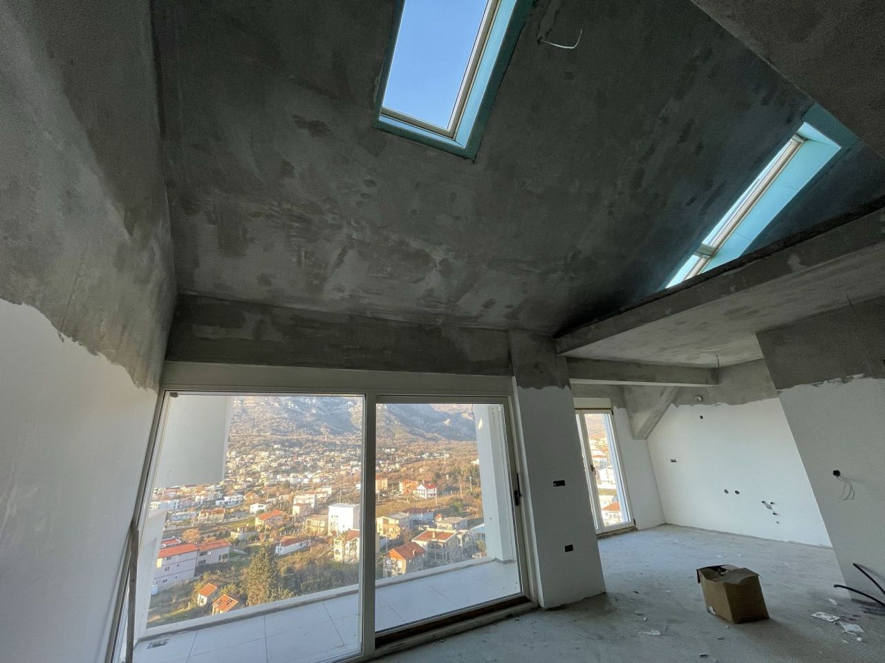 Penthouse in Bar, Montenegro, 140 sq.m - picture 1