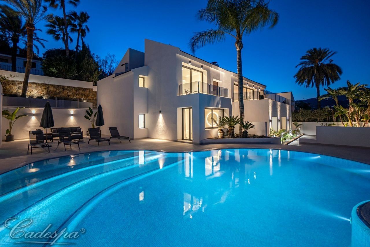 Villa en Marbella, España, 415 m2 - imagen 1