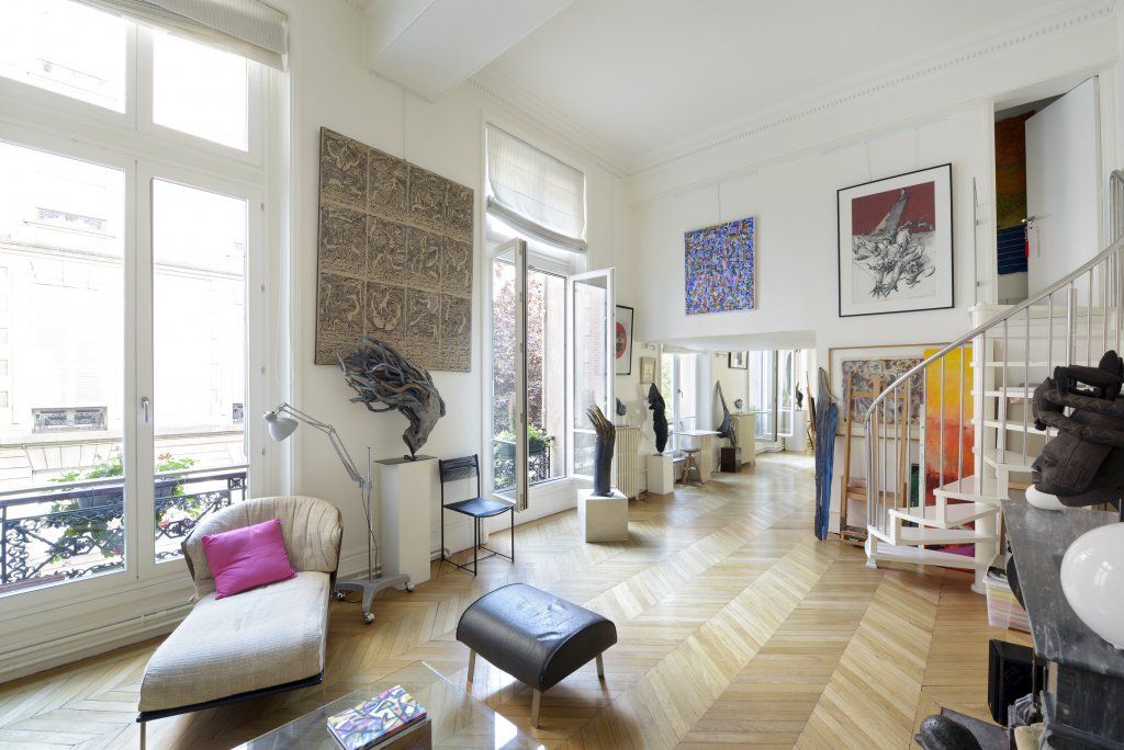 Apartment in Paris, France, 136.65 sq.m - picture 1