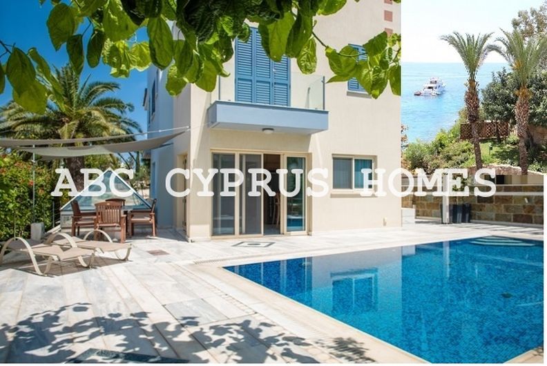 Villa in Coral Bay, Cyprus, 330 sq.m - picture 1