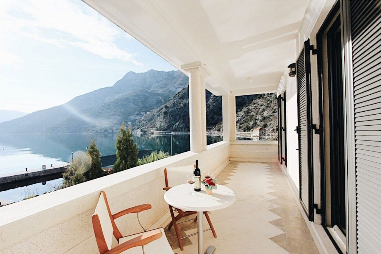 Villa in Risan, Montenegro, 478 m2 - Foto 1