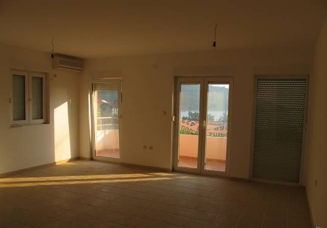 Apartment in Kumbor, Montenegro, 52 sq.m - picture 1