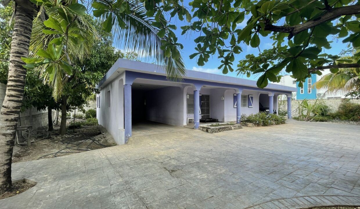 House in Punta Cana, Dominican Republic, 200 sq.m - picture 1