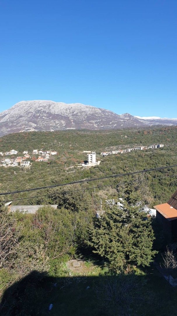 Terreno en Utjeha, Montenegro, 2 376 m2 - imagen 1