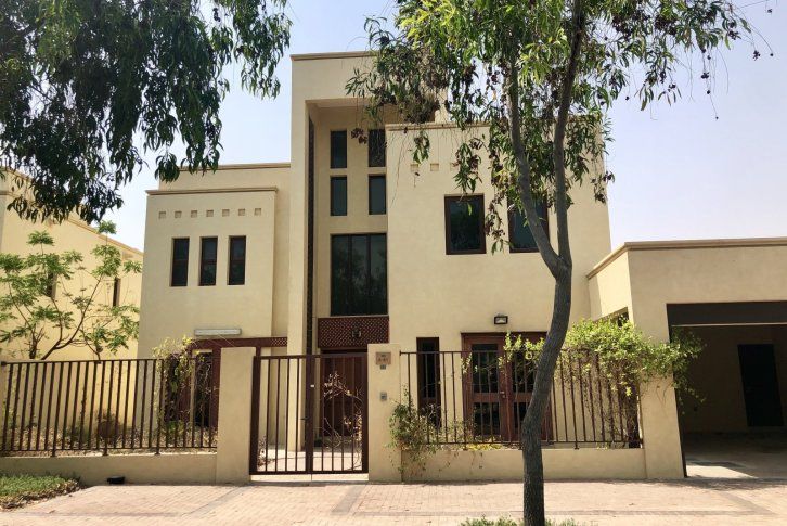 Villa in Ras al-Khaimah, UAE, 383 sq.m - picture 1
