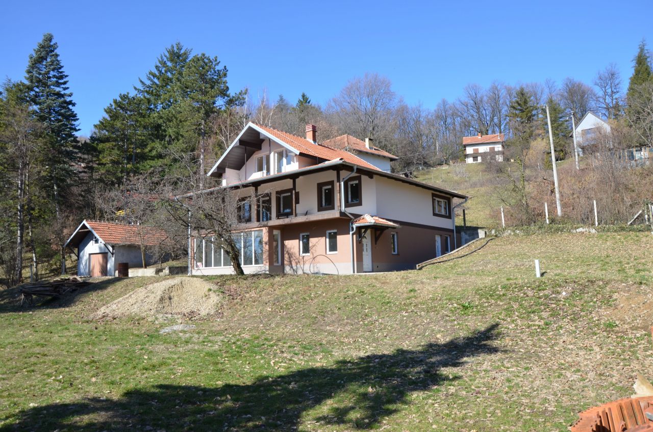 House in Kosmaj, Serbia, 360 sq.m - picture 1
